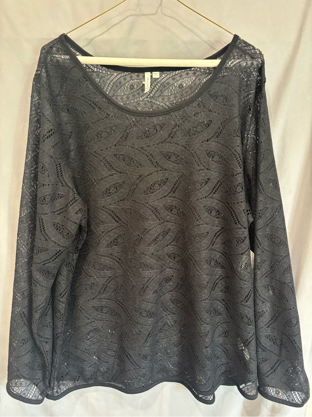 Willow & Clay Black Lace Long Sleeve Scoop Top